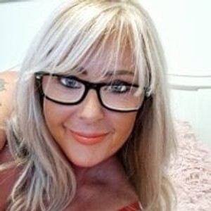 maturelivesexcams.com JuicyJadeUK livesex profile in cei cams