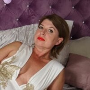 livesextrans.com Sarah_Smokes livesex profile in milf cams