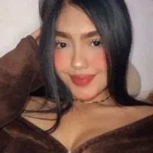 DulceSotnes18 from stripchat