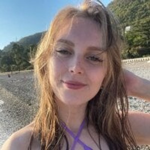 girlsupnorth.com kiraomik livesex profile in mistress cams