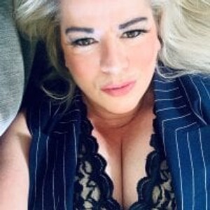 show2cam.com curvy-Ruby-Uk livesex profile in wicked cams