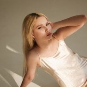 onaircams.com Miss_Adeline livesex profile in public cams