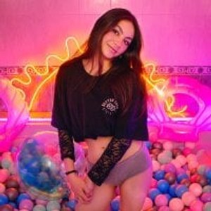 show2cam.com Nikoll_kitten livesex profile in hd cams