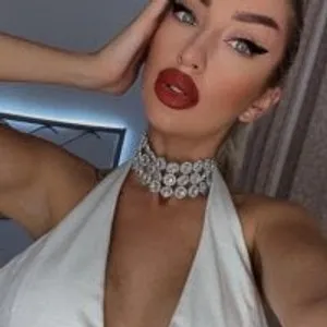 queenzoora from stripchat