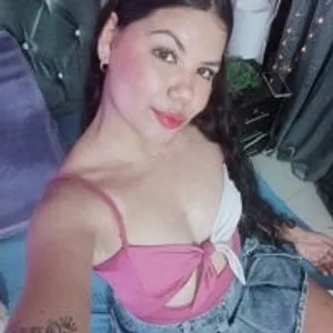 ShairaAwada from stripchat