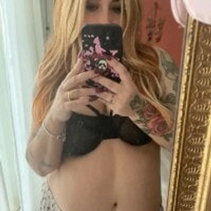 sleekcams.com MyaGaL livesex profile in glamour cams