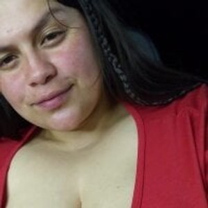 watchgirlcam.com CurvyQueenKH livesex profile in lovense cams