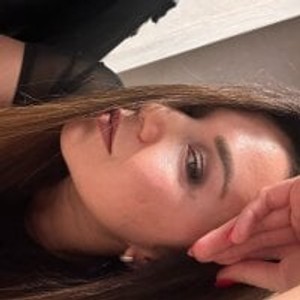 sexcityguide.com ElaynaStar livesex profile in milf cams