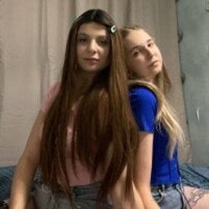 lesbianlivesexcams.com AraDyer livesex profile in asmr cams