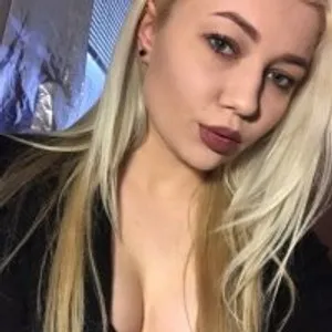 MonroWood from stripchat