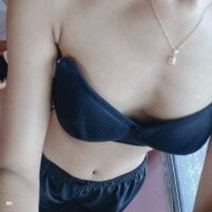 watchgirlcam.com sexy_hassina livesex profile in mobile cams