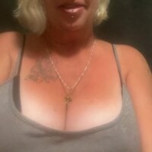 bestlivesexchat.com canadiancougar1965 livesex profile in mature cams