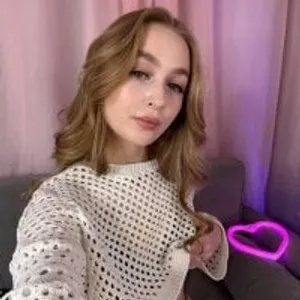 CaraDelivil from stripchat