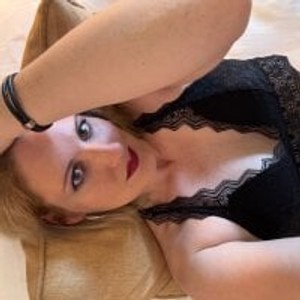 sleekcams.com NoraNoxx livesex profile in kinky cams