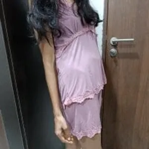 Cute-Bhavya from stripchat