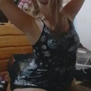 ineliveca from stripchat