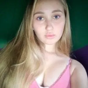 BlondyMell_ from stripchat