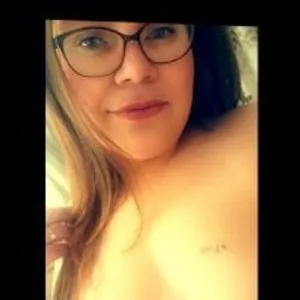 cloudsqueens69 from stripchat