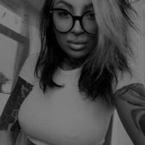 girlsupnorth.com Lucky_Deniz livesex profile in interactive cams