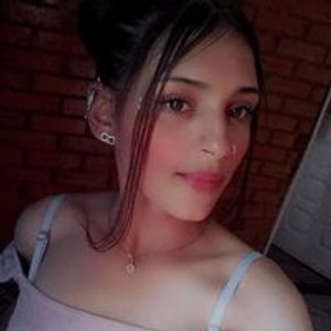 charlotes28 webcam profile - Colombian