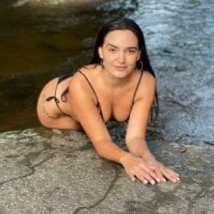 sleekcams.com LatinaTwerking livesex profile in curvy cams