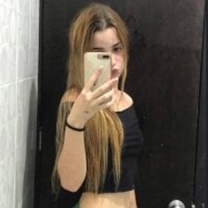 girlsupnorth.com Abriill2 livesex profile in teen cams