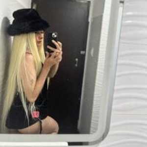 stripchat Irina_MilkBigDick Live trans Webcam Featured On livesextrans.com