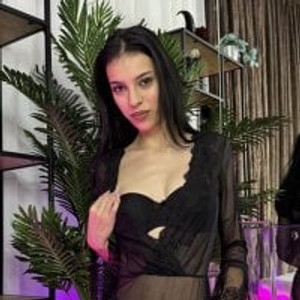 girlsupnorth.com SassyKitten18 livesex profile in bigclit cams