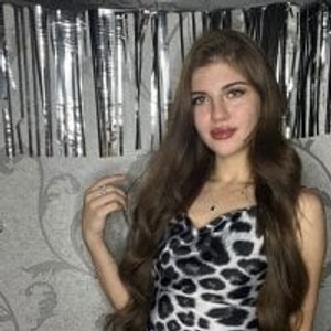 gonewildcams.com LissaCallMe livesex profile in shy cams