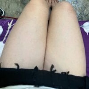 bestlivesexchat.com Nhatvyy livesex profile in milf cams