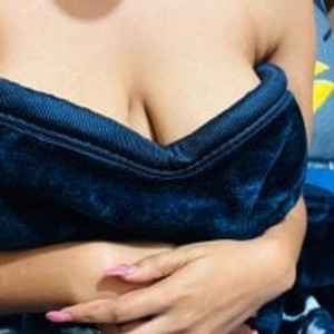 stripchat urs_eva27 webcam profile pic via bestlivesexchat.com