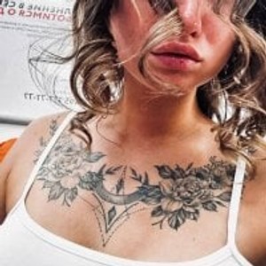 pornos.live LornaCorell livesex profile in lovense cams