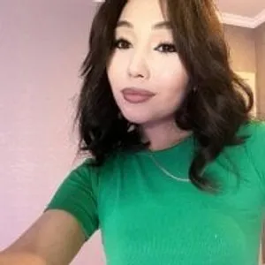 queeneliaa from stripchat