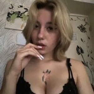 girlsupnorth.com ashley_lovestory livesex profile in tattoos cams