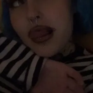 Lilcutie100 from stripchat