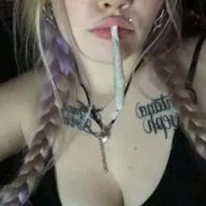 420Trixie from stripchat