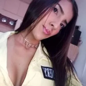 prettyadeline from stripchat