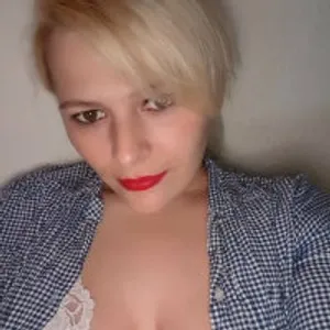 LoveBreezyLove from stripchat