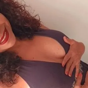 curls_mom from stripchat