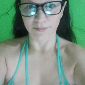 nicoll_milf from stripchat