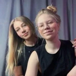 anna_and_alice from stripchat