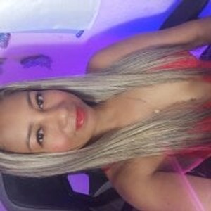 ninatiny webcam profile - Colombian