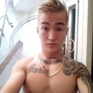 Kenji94 from stripchat