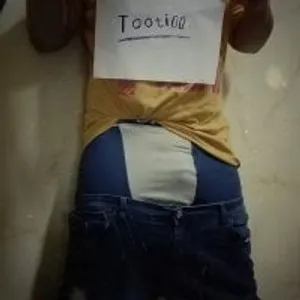 Tooti00 from stripchat