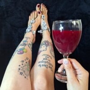 maturelivesexcams.com Taraa_Fox livesex profile in tattoos cams