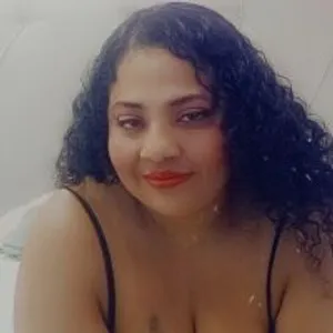 LUNITAROJAS42 from stripchat