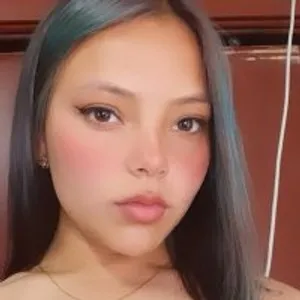 LOLABUNNYHOT from stripchat