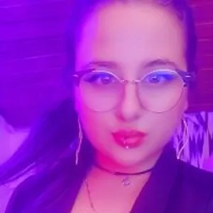 lady_bee09 from stripchat