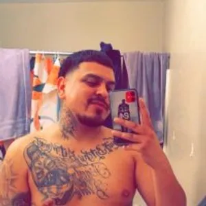 latinodaddyMando from stripchat