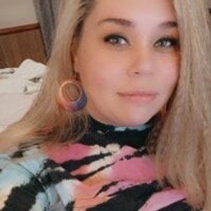 PlumpKittyKat's profile picture